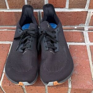 Black Flux Adapt Runner